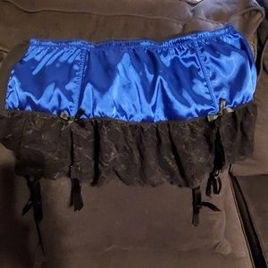 Cacique Roysl Blue & Black Garter Skirt Size 18/20